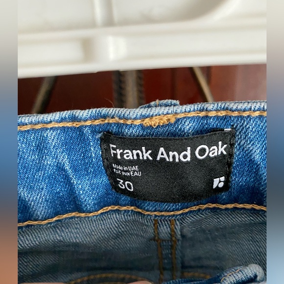 💙👖FRANK & OAK STRAIGHT LEG SLIM FIT MOM JEANS IN “KIM” STYLE BLUE JEANS👖💙 - Picture 3 of 5